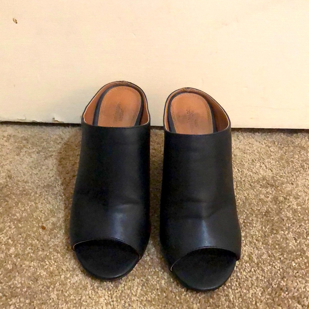 Urban Outfitters black mule!